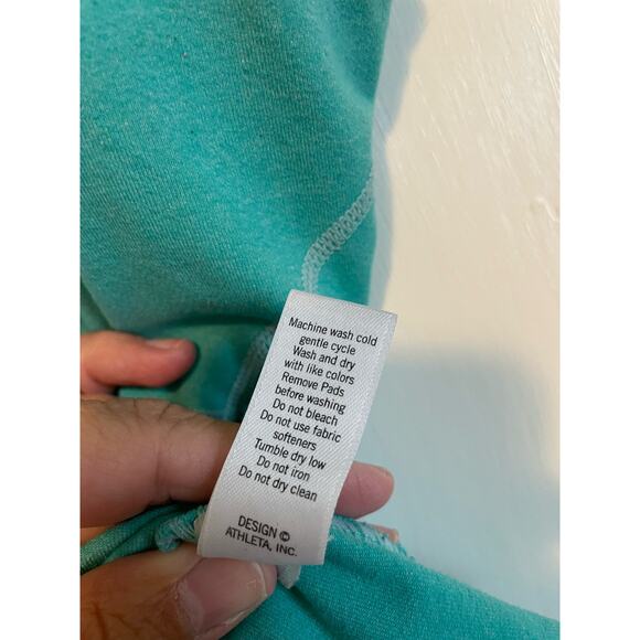 Athleta Empowerment green tank top removeable pads stretchy. Size Med. - Picture 5 of 5